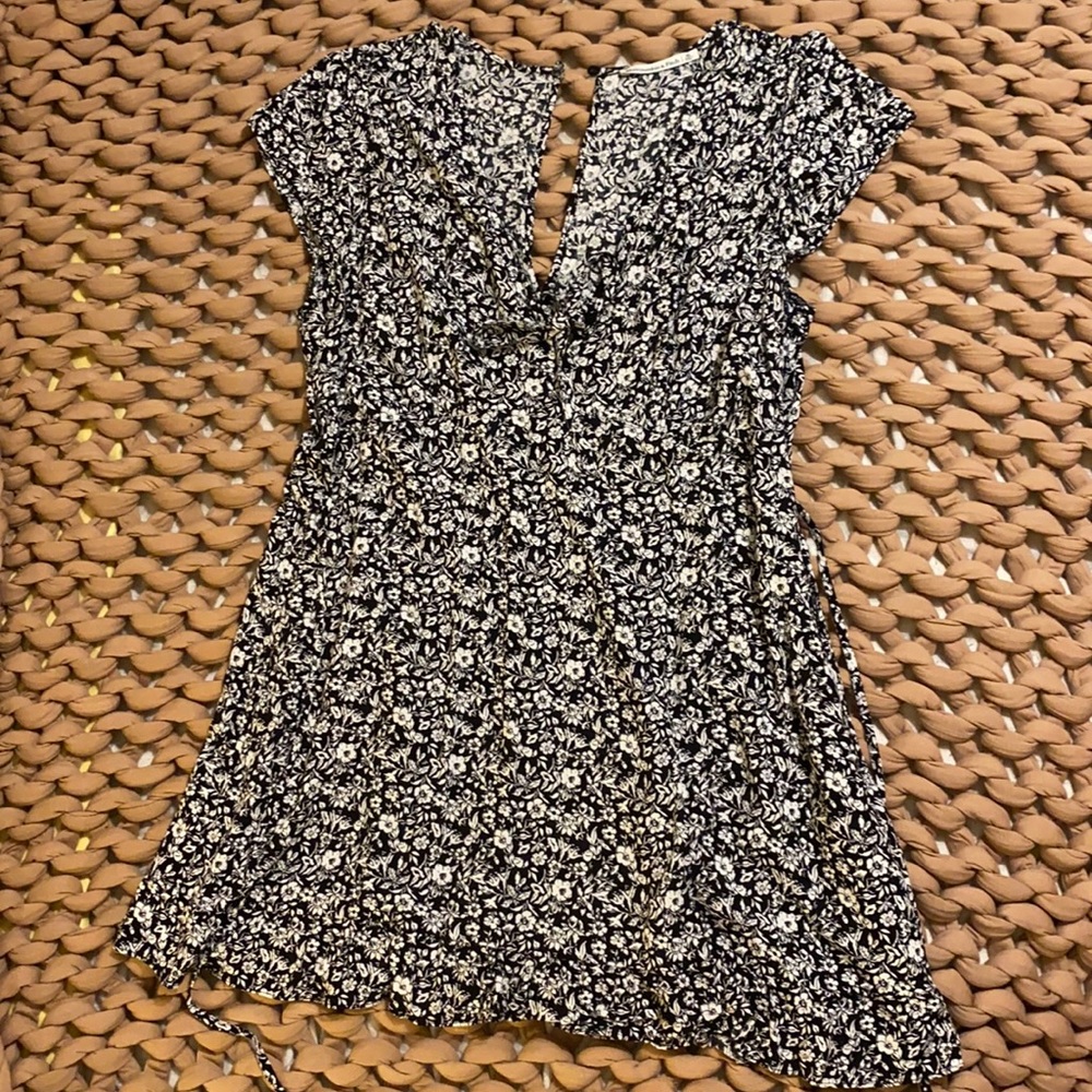 Black and white Abercrombie and Fitch dress